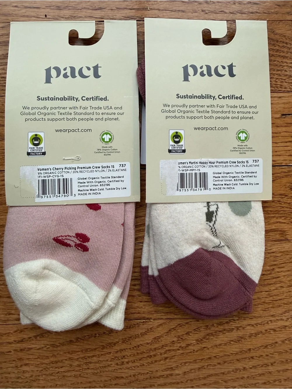 NWT 2 pairs Pact Women’s Crew Socks Shoe size: 6-10